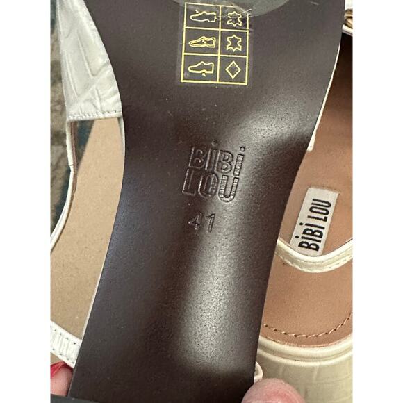 NWT Anthropologie BiBi LOU Cream Leather Dennis Pump Heels Size 41 - Picture 9 of 12